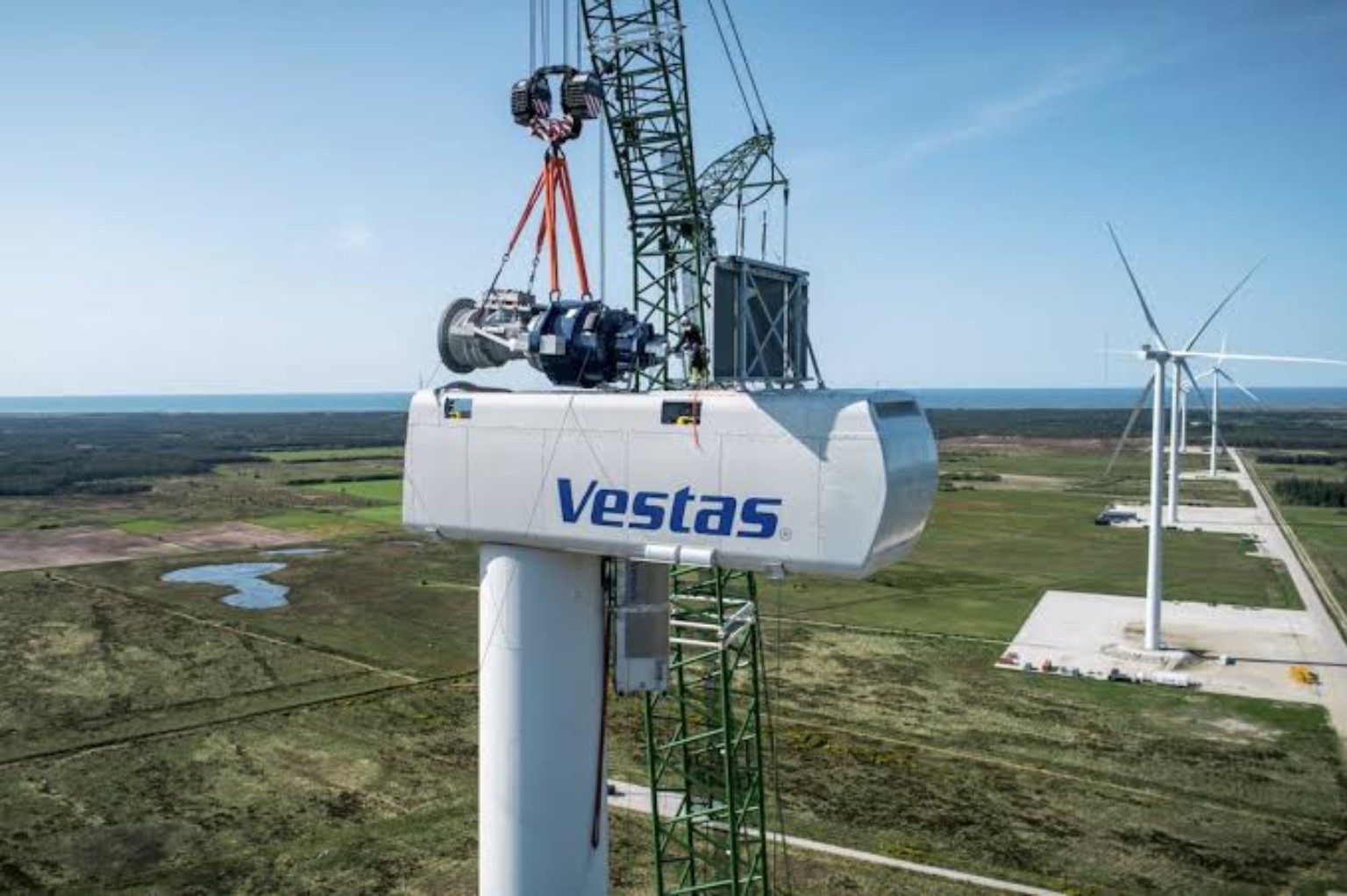 Vestas nacelle and component lifting
